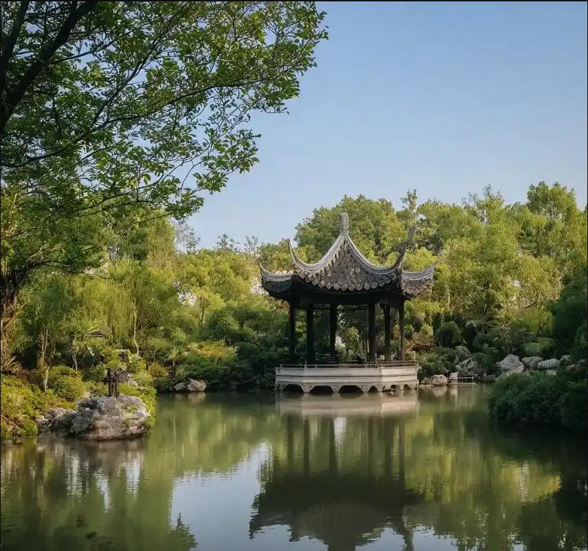 雷州曼山餐饮有限公司